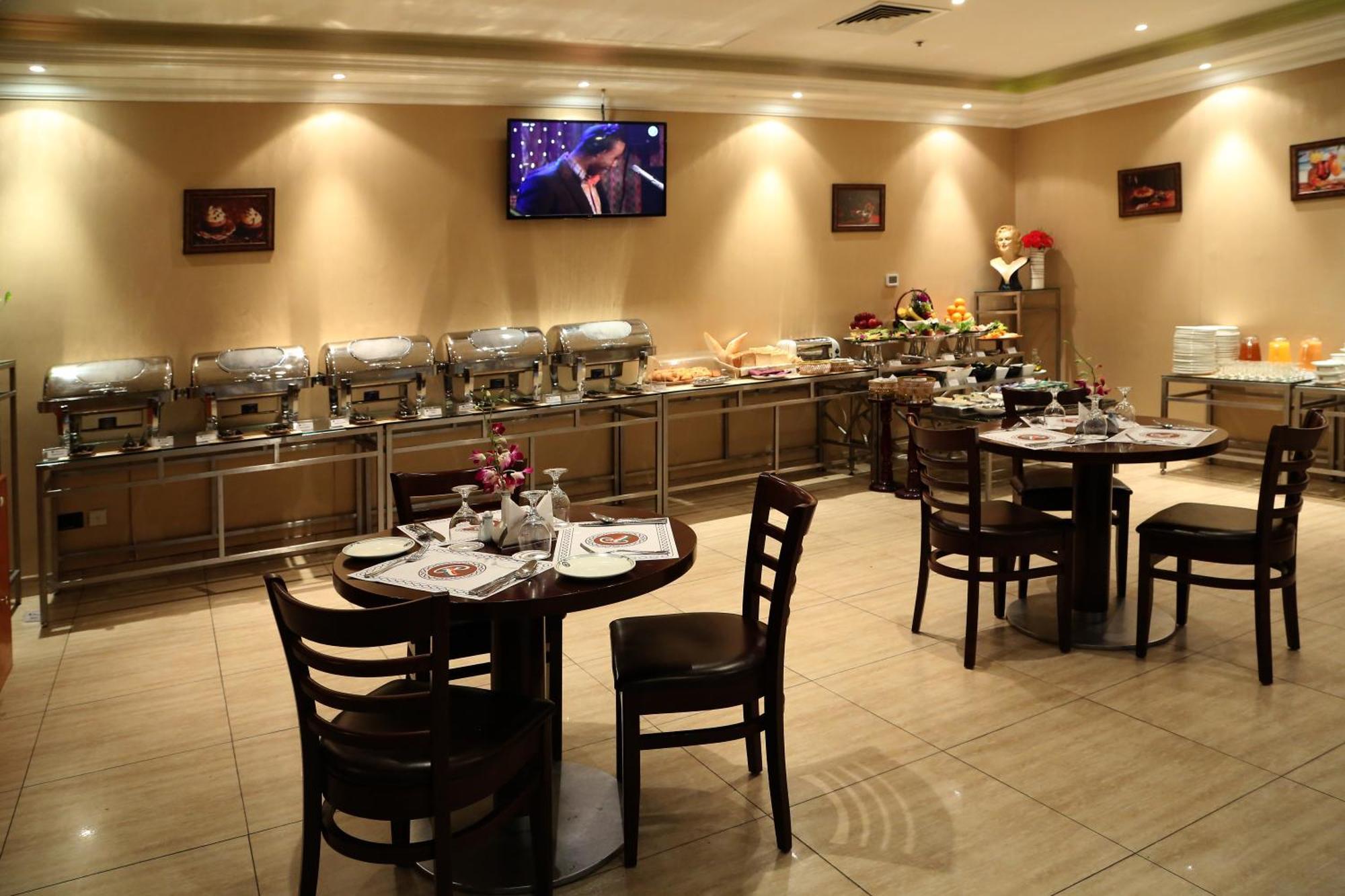 Monroe Hotel & Suites Манама Екстериор снимка