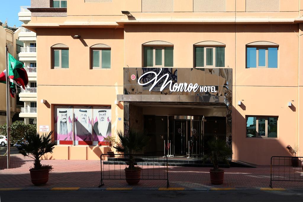 Monroe Hotel & Suites Манама Екстериор снимка
