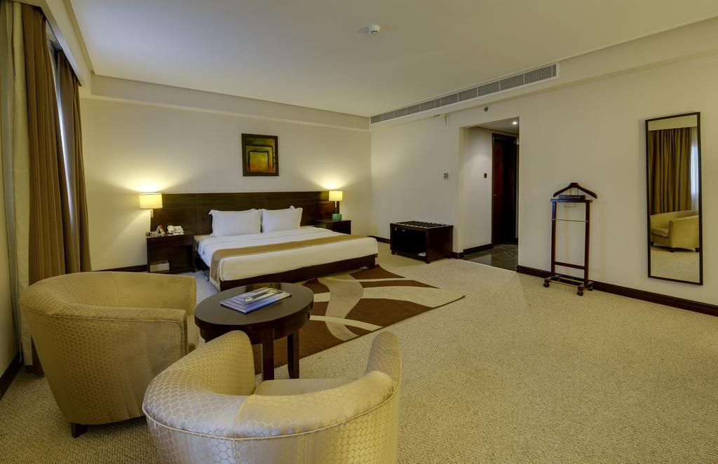 Monroe Hotel & Suites Манама Екстериор снимка